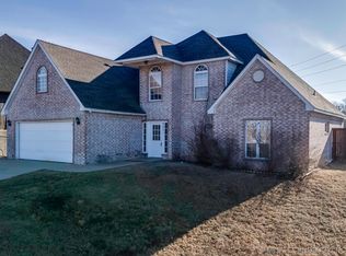 4031 S Rolling Oaks Dr W, Tulsa, OK 74107