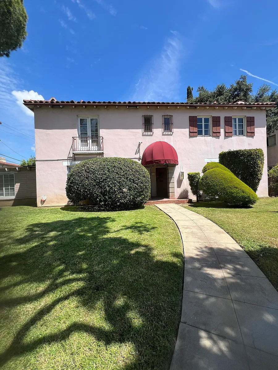 Building Photo - 1171 Huntington Dr #A