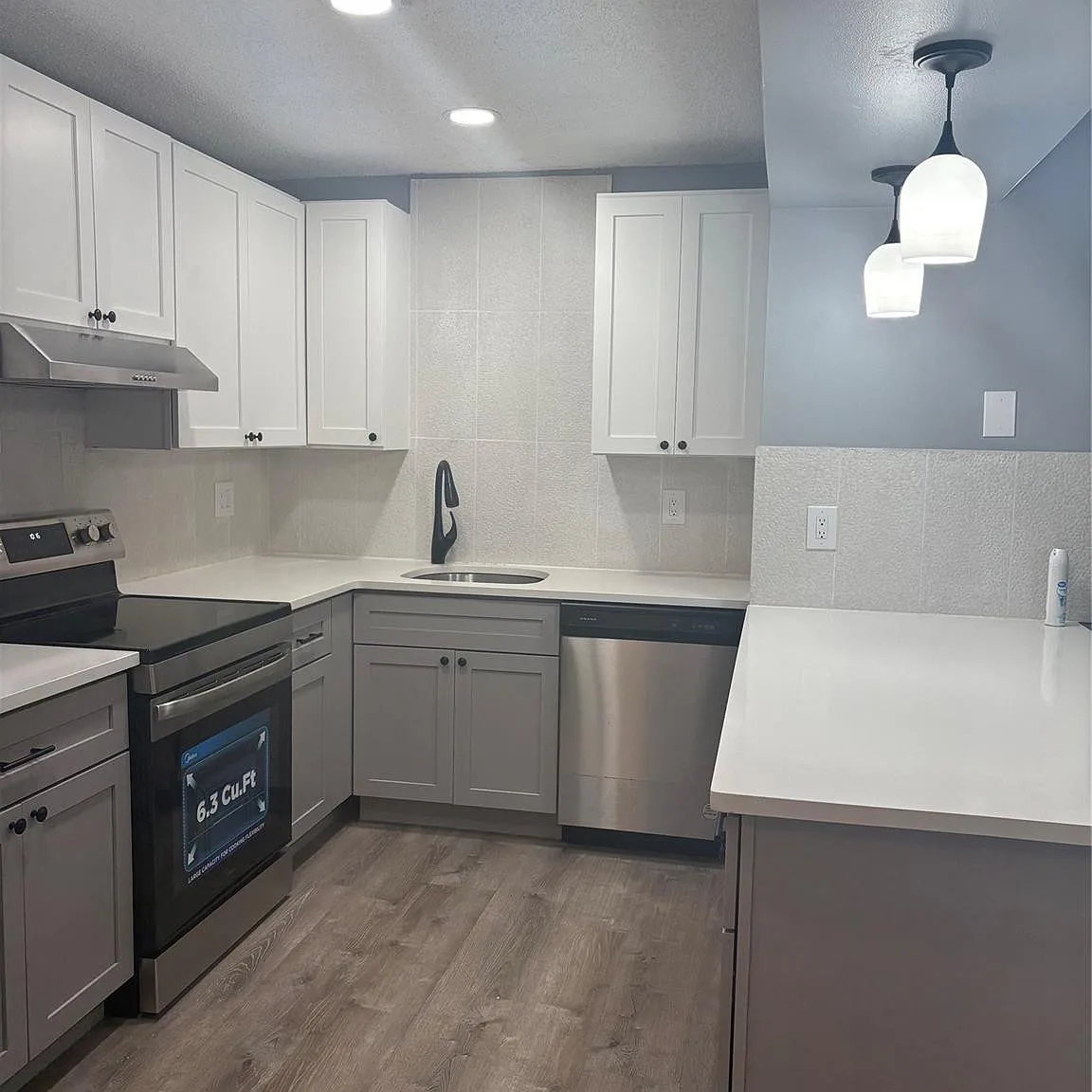2 bed, 2.0 bath, 910 sqft, $2,150 — Photo 1