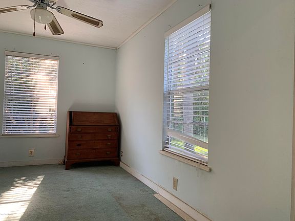 3rd image of 147 Mayfair St SE