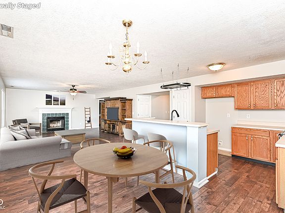 2nd image of 15882 Arbor Grove Blvd