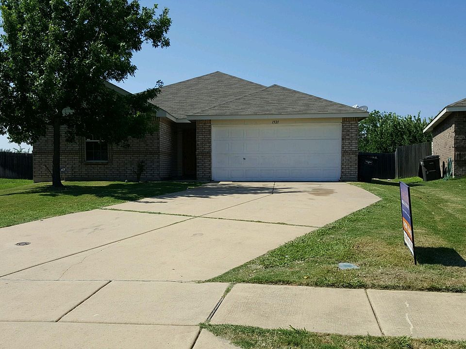 1st image of 1521 Queens Brook Ln