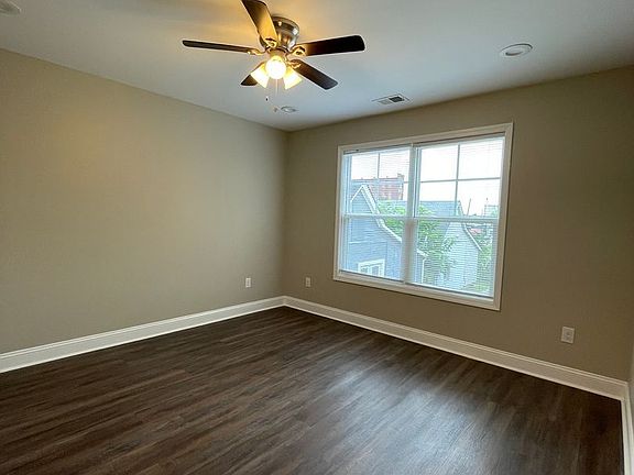 4th image of 830 Bryan Ave Unit 2