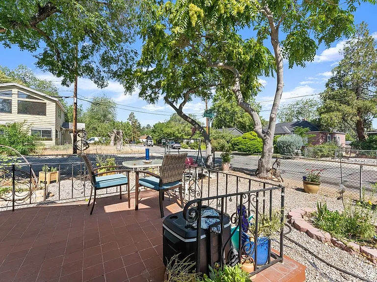 506 Modoc Ave #2 — Photo 6