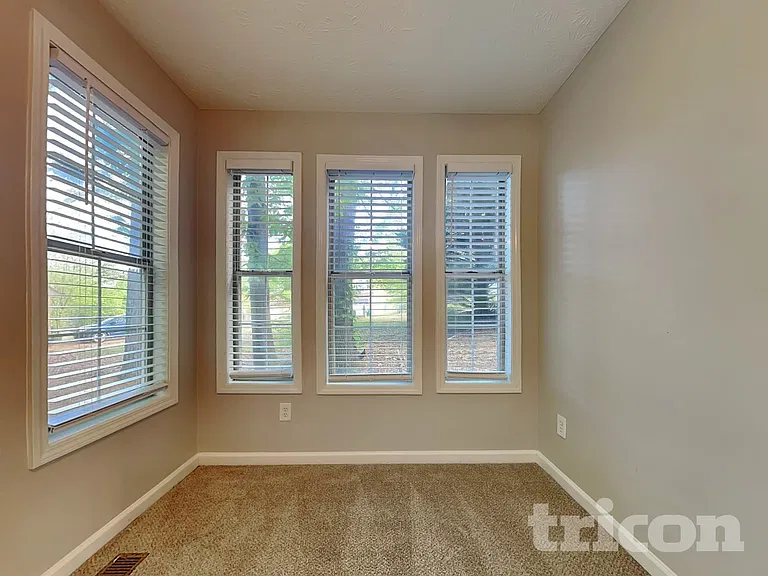 1110 Karastan Ct SW — Photo 15
