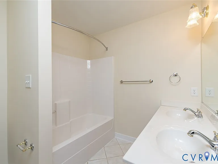 11412 Pinedale Dr — Photo 35