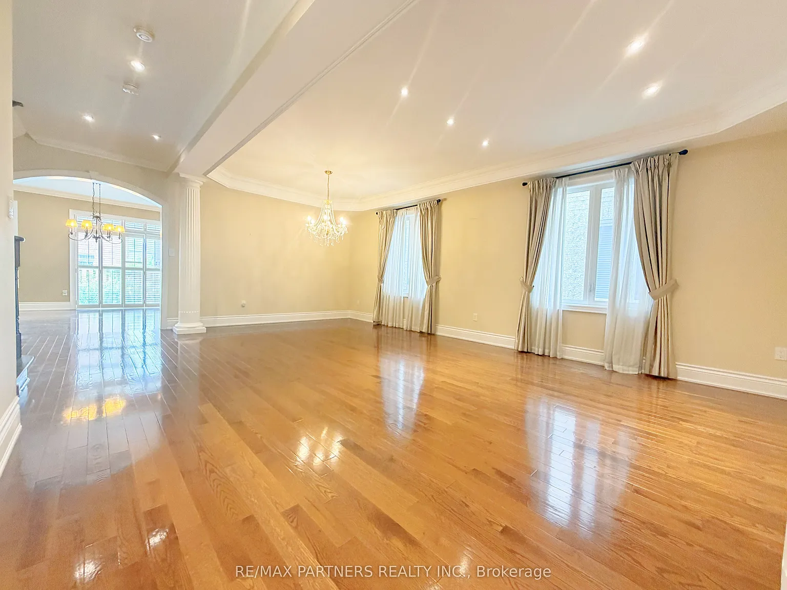 7 bed, $4,850 — Photo 3