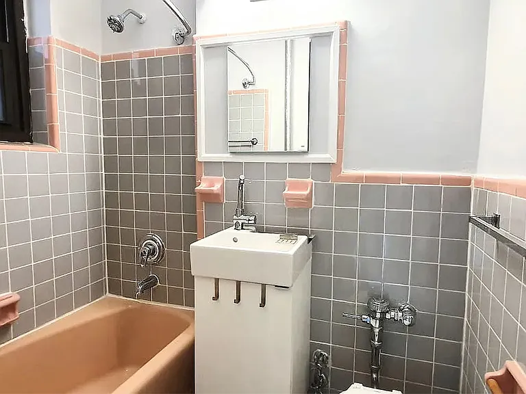 320 E 90th St #4B — Photo 4