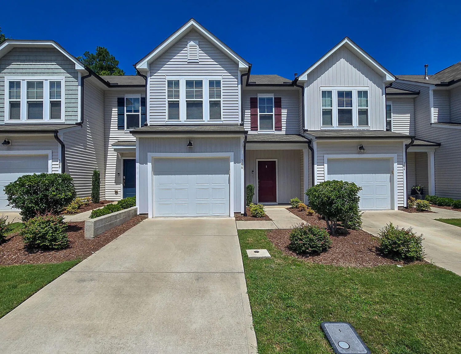 3 bed, 2.5 bath, 1625 sqft, $1,895 — Photo 1