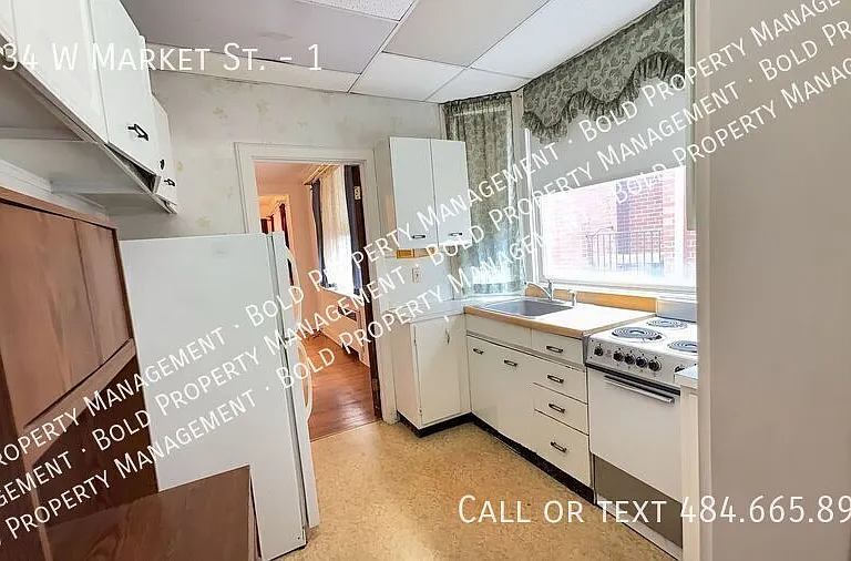 1734 W Market St #1 — Photo 1