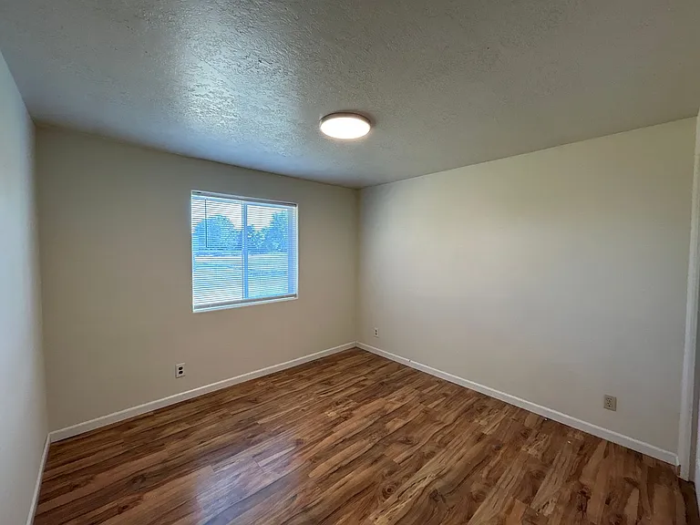 2853-2855 SW Umatilla Ave — Photo 6