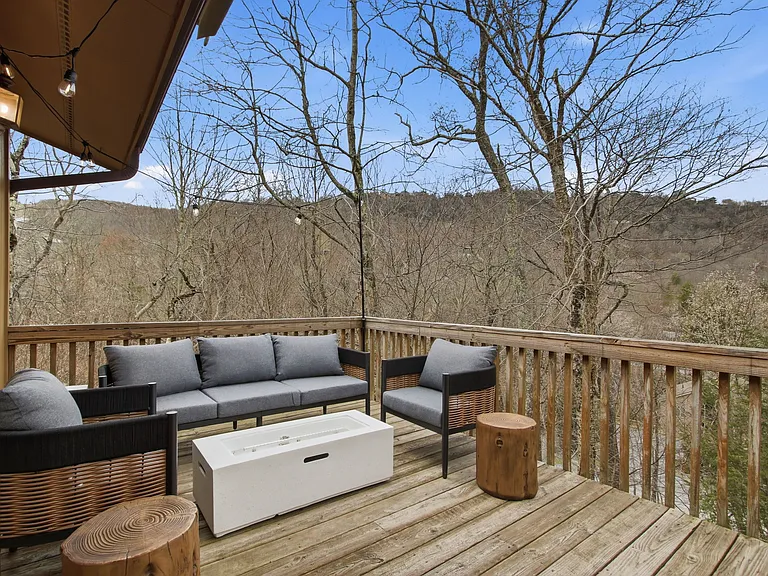 111A Charter Hills Rd — Photo 17