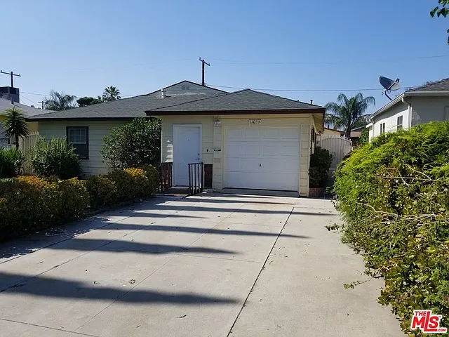 11059 Califa St