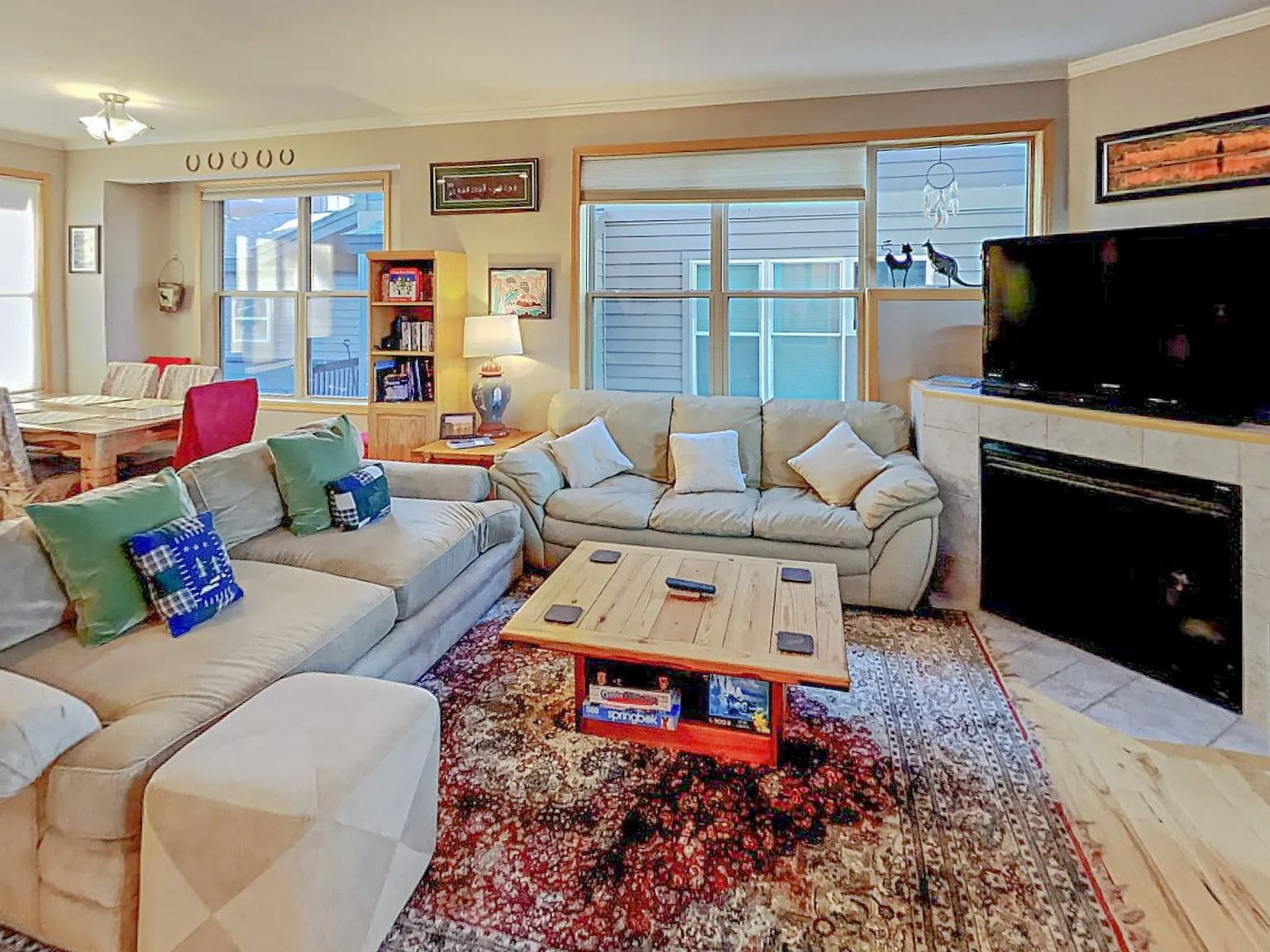 3 bed, 3.5 bath, 1500 sqft, $6,800 — Photo 1