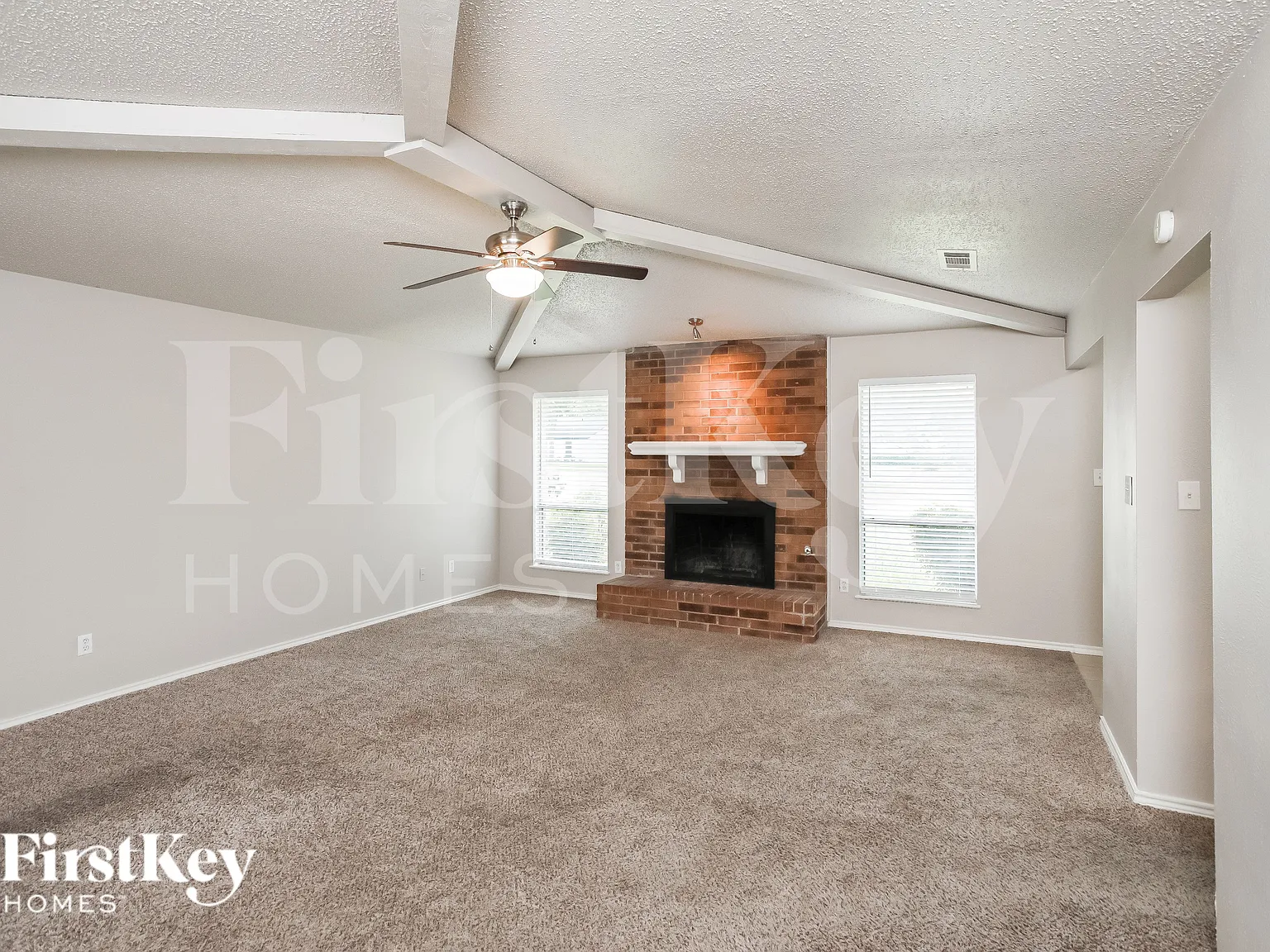 4 bed, 2.0 bath, 1701 sqft, $2,000 — Photo 4