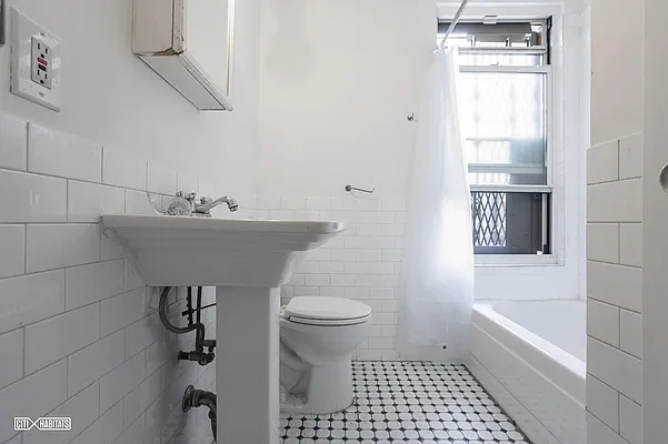 Rented by Citi Habitats | media 35