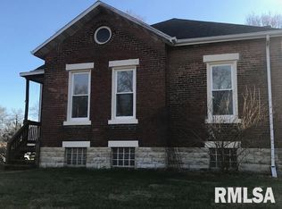 405 4th St, Lincoln, IL 62656