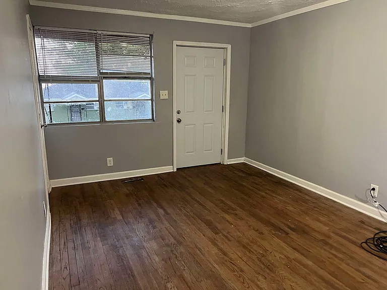 380 Astor St — Photo 2