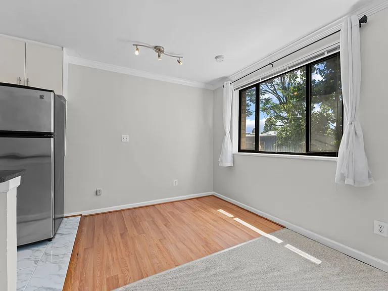305 C St NE #308 — Photo 13