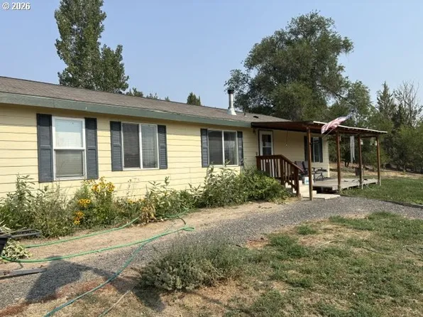 250 School House Dr, Dayville, OR 97825
