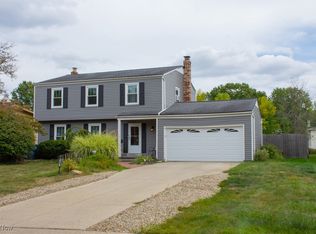 6155 Gareau Dr, North Olmsted, OH