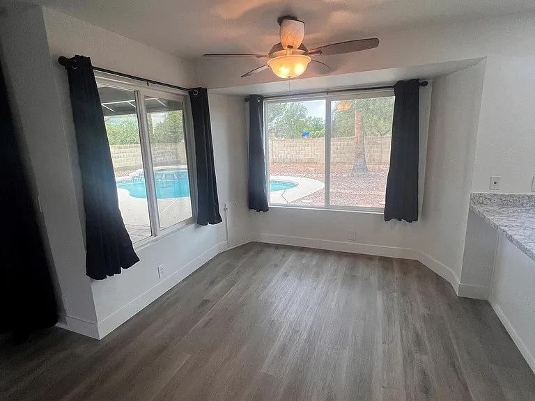 6530 S Farmer Ave — Photo 6