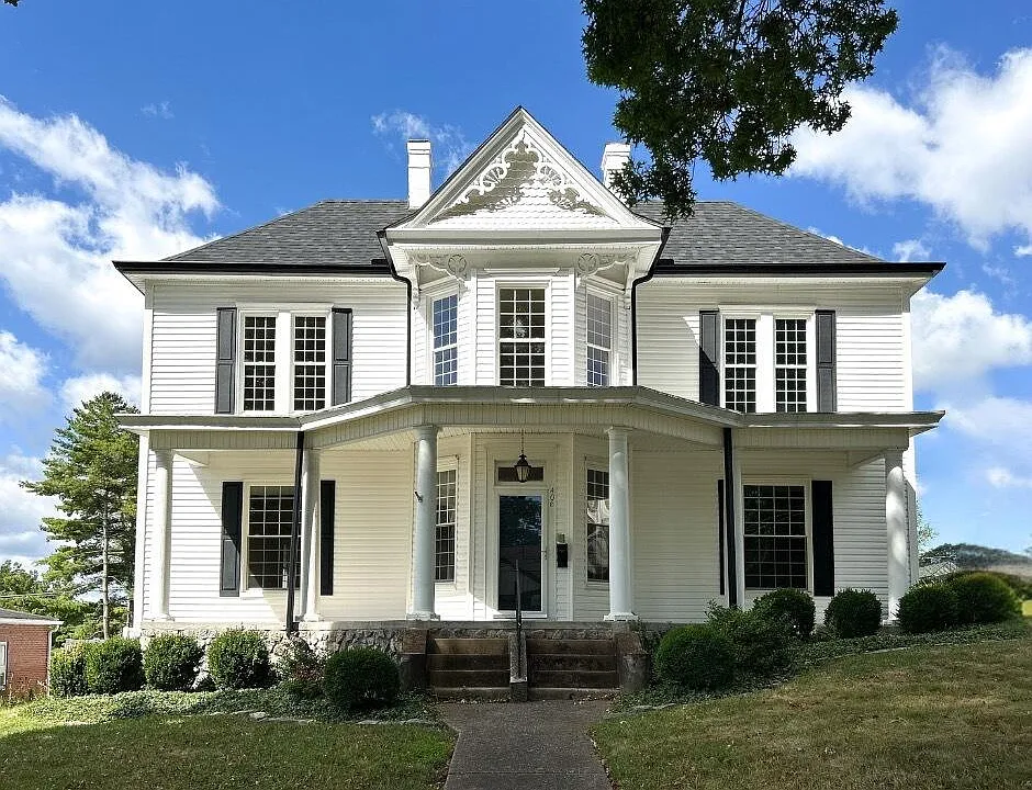 406 N Main St