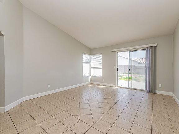 3rd image of 5004 Crystal Breeze Ln