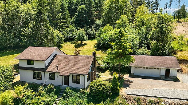 2nd image of 1790 Little Hanaford Road