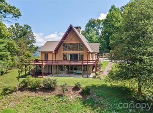 16 Spruce Way, Fairview, NC 28730