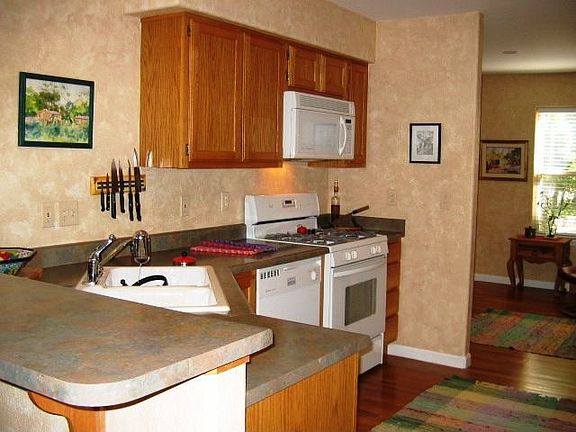 Spacious Kitchen with hardwood floors