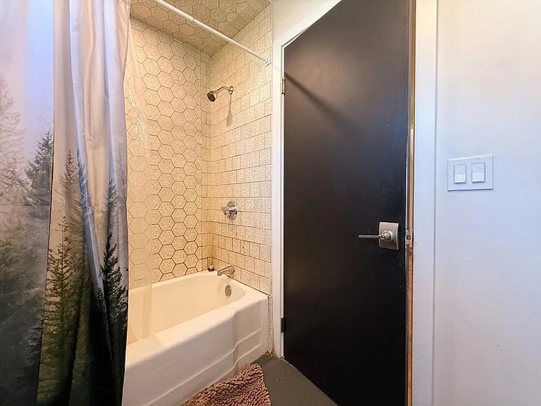 289 Walnut St #1 — Photo 7