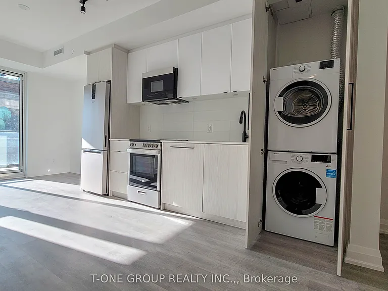2369 Danforth Ave #318 — Photo 13