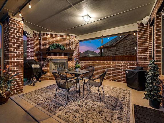 5th image of 201 Chatfield Dr