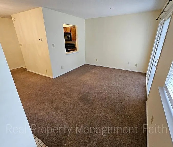 14 Greenwood Trl N — Photo 9