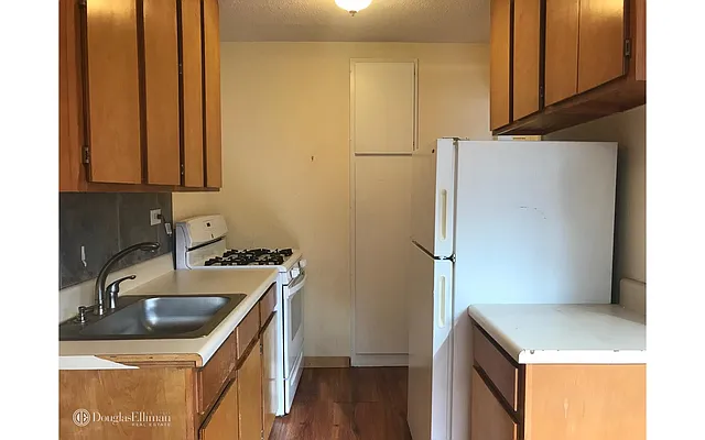 Rented by Douglas Elliman | media 15