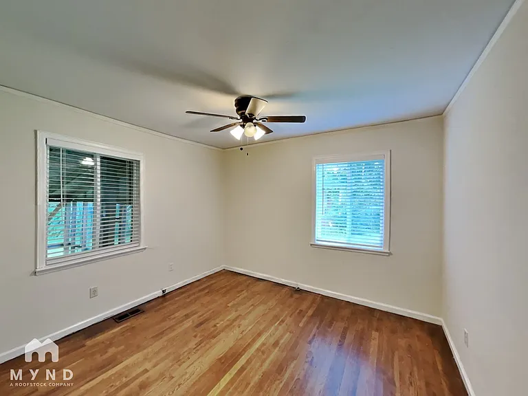 742 Quaker St SW — Photo 11