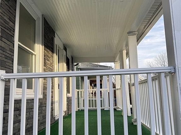 3rd image of 145 Heath St