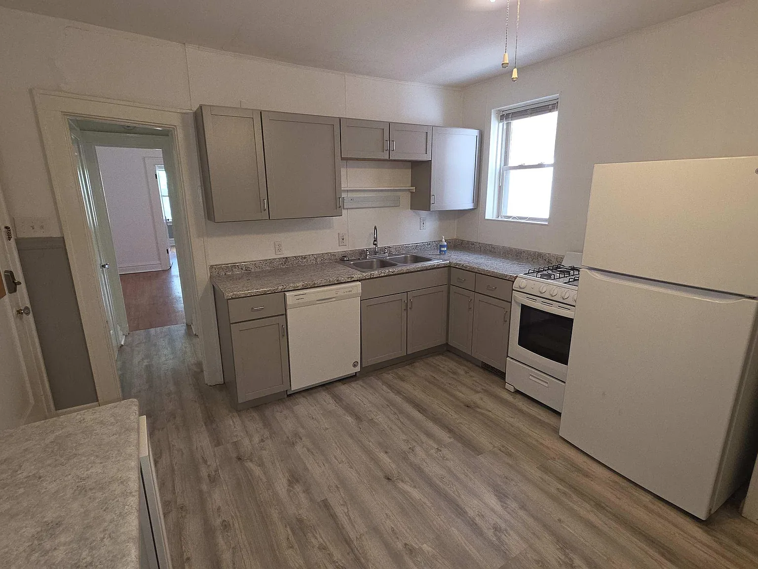 1B: 1404 Woodland Drive - 1N — Photo 2