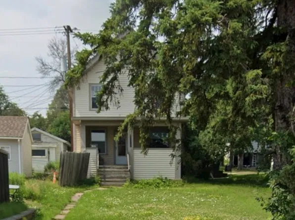 1909 E 8th St, Duluth, MN 55812