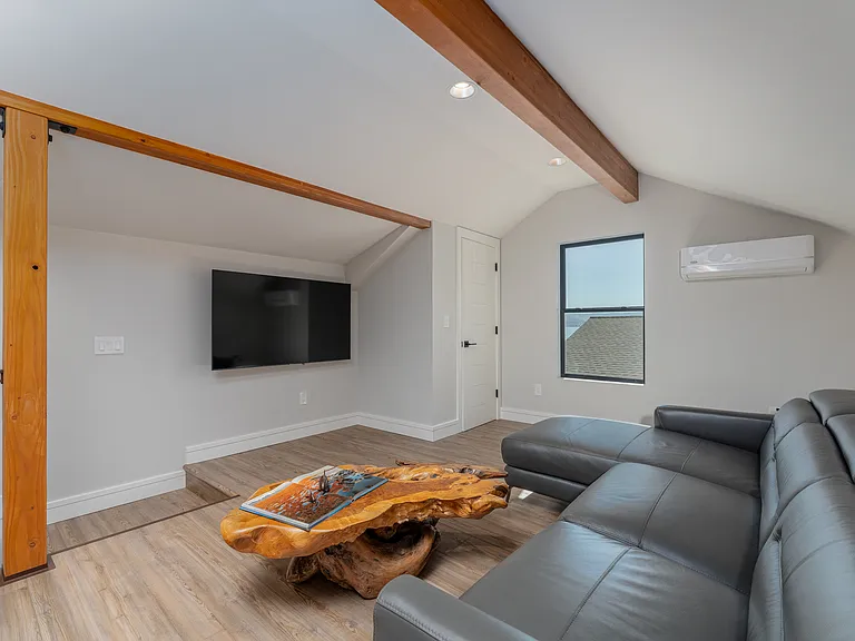 4190 S Lakeshore Rd — Photo 13