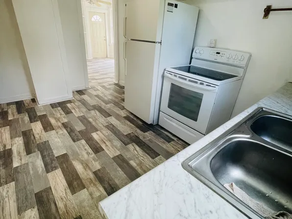 917 Chestnut St, Port Huron, MI 48060