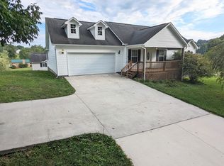 707 Mount Paran Rd, Jacksboro, TN 37757