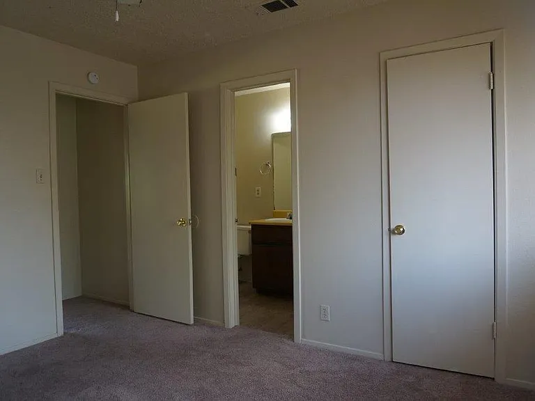 5919 Hidden Valley Trl — Photo 5