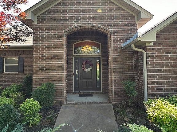 4th image of 2130 Parkridge Dr