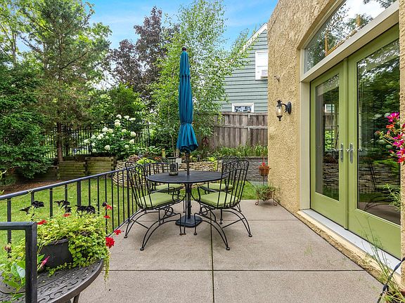 4th image of 1204 Cedar Lake Rd S