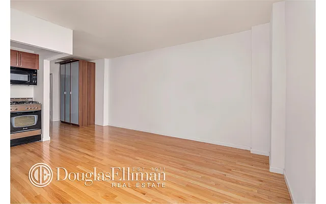 Rented by Douglas Elliman | media 17