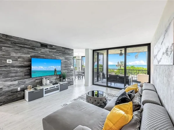 10475 Gulf Shore DR #112, NAPLES, FL 34108