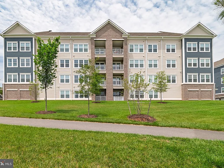 21630 Hawksbill High Cir #405 — Photo 40
