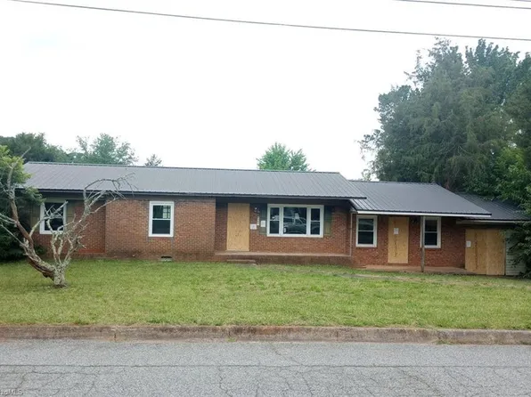 101 Markwood Ln, Lexington, NC 27295